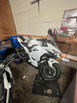 2022 Ninja 400