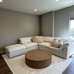 Restoration Hardware Byron coffee Table 48’ 