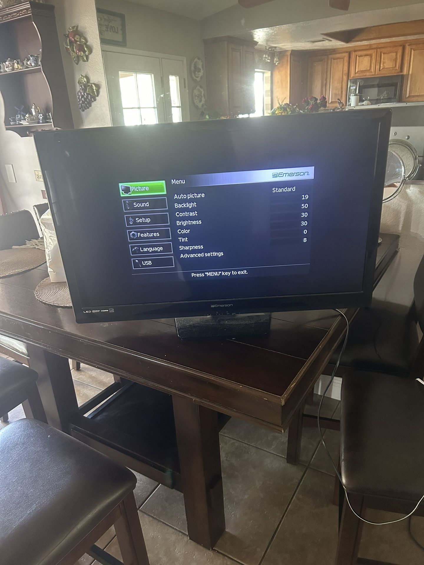 Emerson HDMI Flatscreen Tv 32 Inch