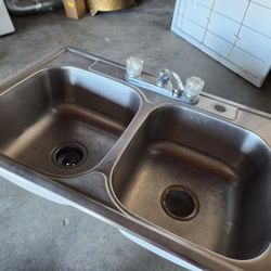 Dual Basin Sink With Faucet