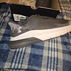 Men's Under Armor Size 12 Shoes: HOVR Turbulence 2