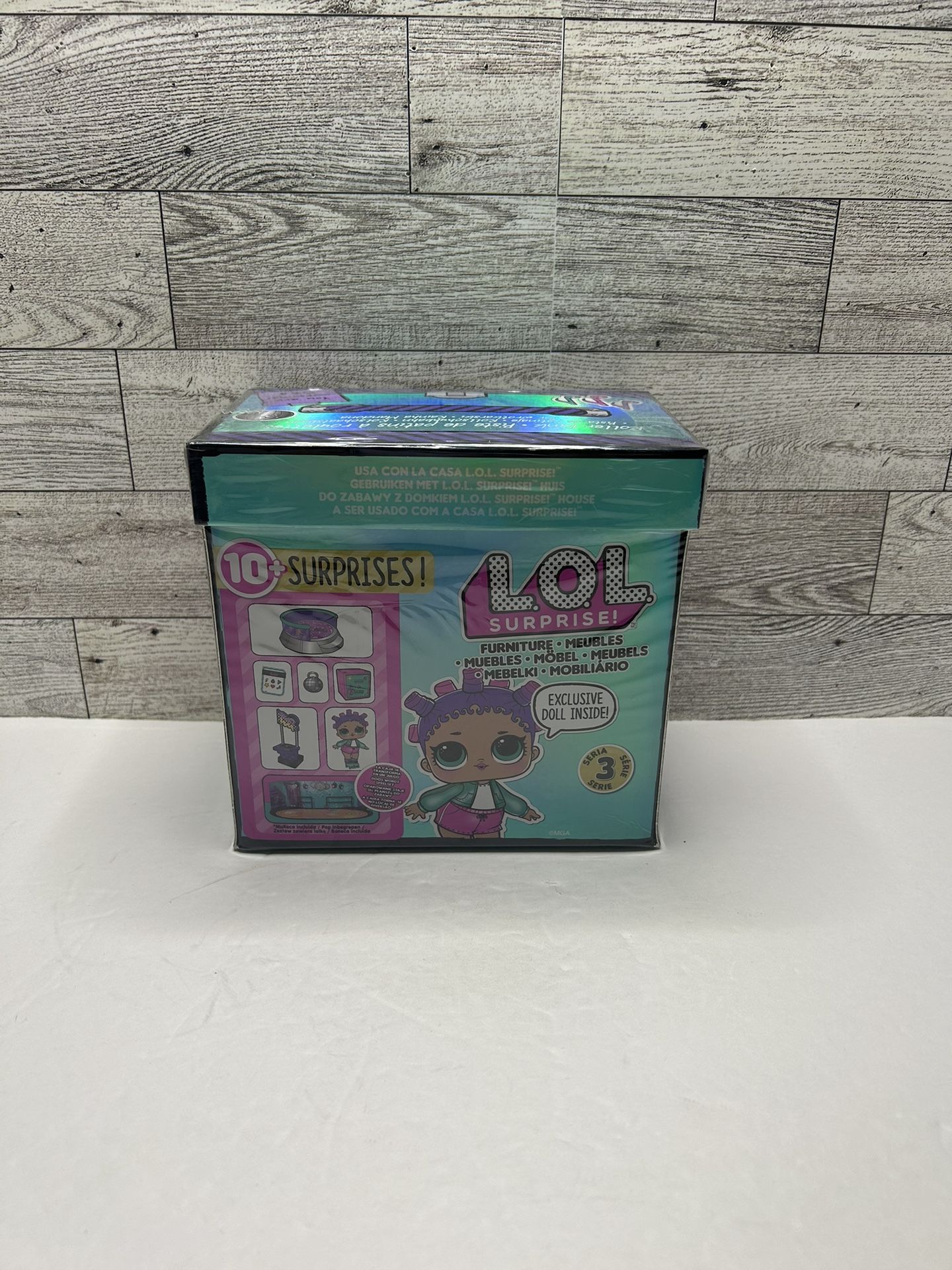 LOL Surprise Roller Rink Furniture Box Playset 10+ Suprises Series 3