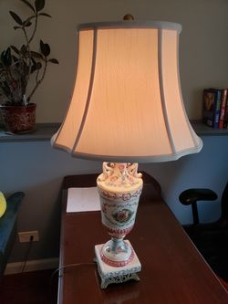 TABLE LAMP
