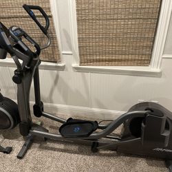 Life Fitness E5 Elliptical 