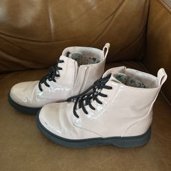 Kids Boots Size 4