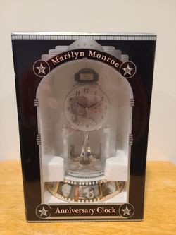 Vintage Marilyn Monroe Anniversary Clock