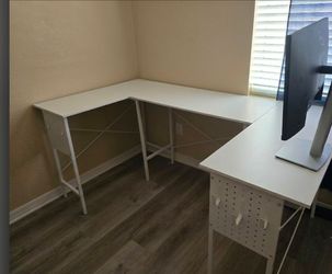 U shaped desk