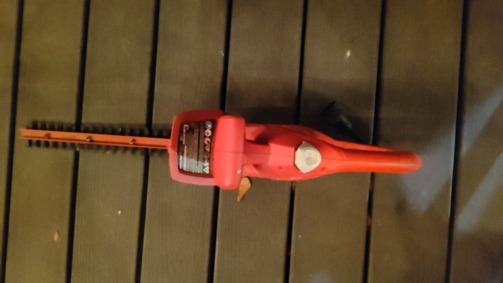Homelite 17 Inch Hedge Trimmer