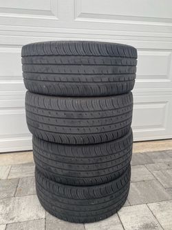 Kumho Solus 225/45/17 llantas