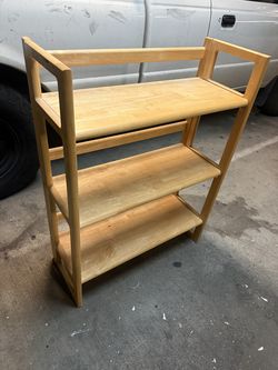 Folding wood shelf