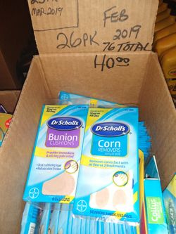 Dr Scholl's small lot ..Total of 76 pieces for 40.00 all