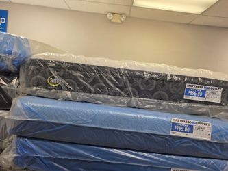 Serta Perfect Sleeper Pillowtop King Mattress New!