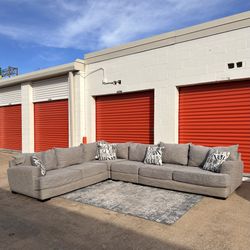 FREE DELIVERY | GRAY 4-PIECE SECTIONAL COUCH