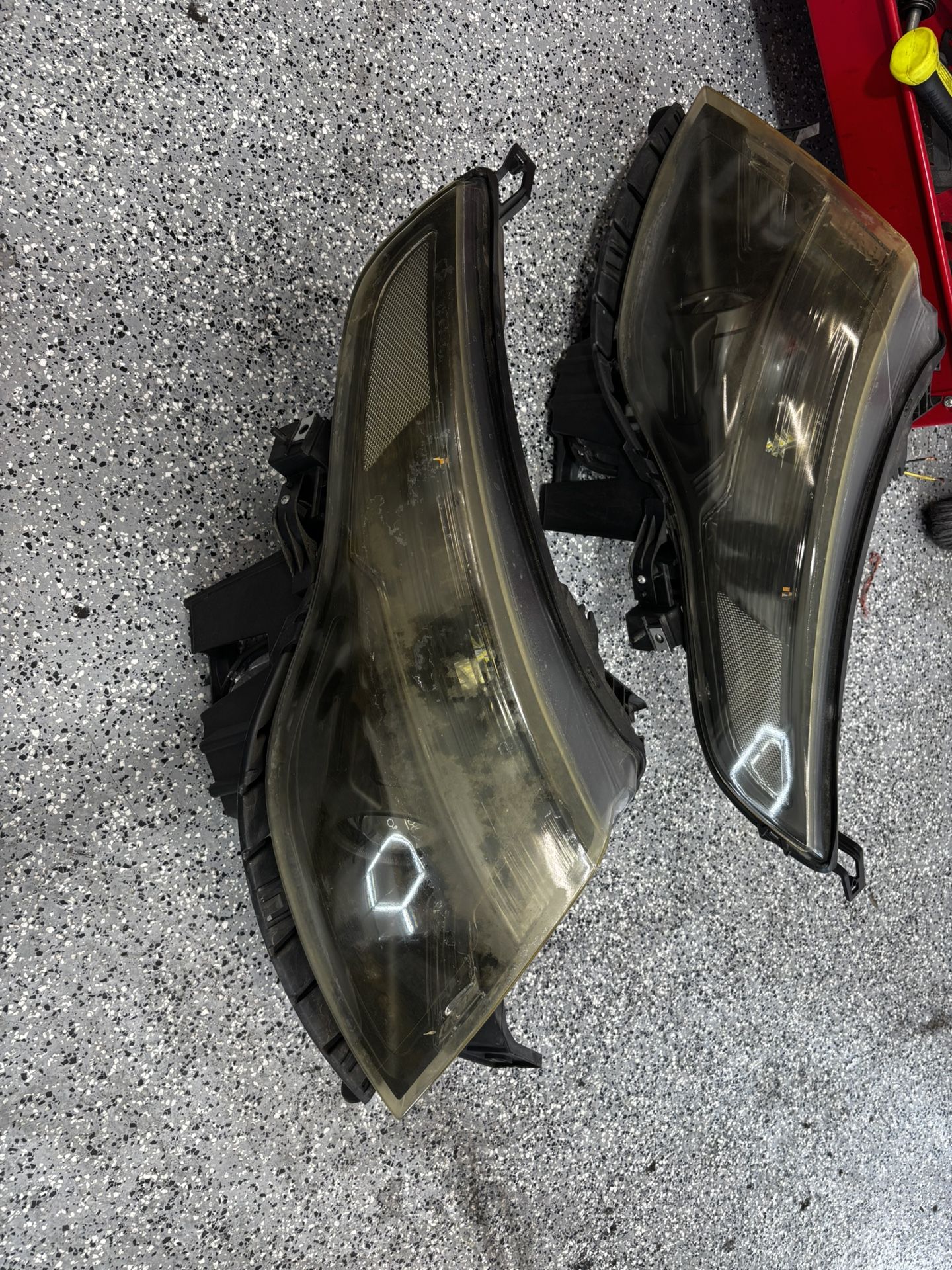 11-15 Ford Explorer Headlights