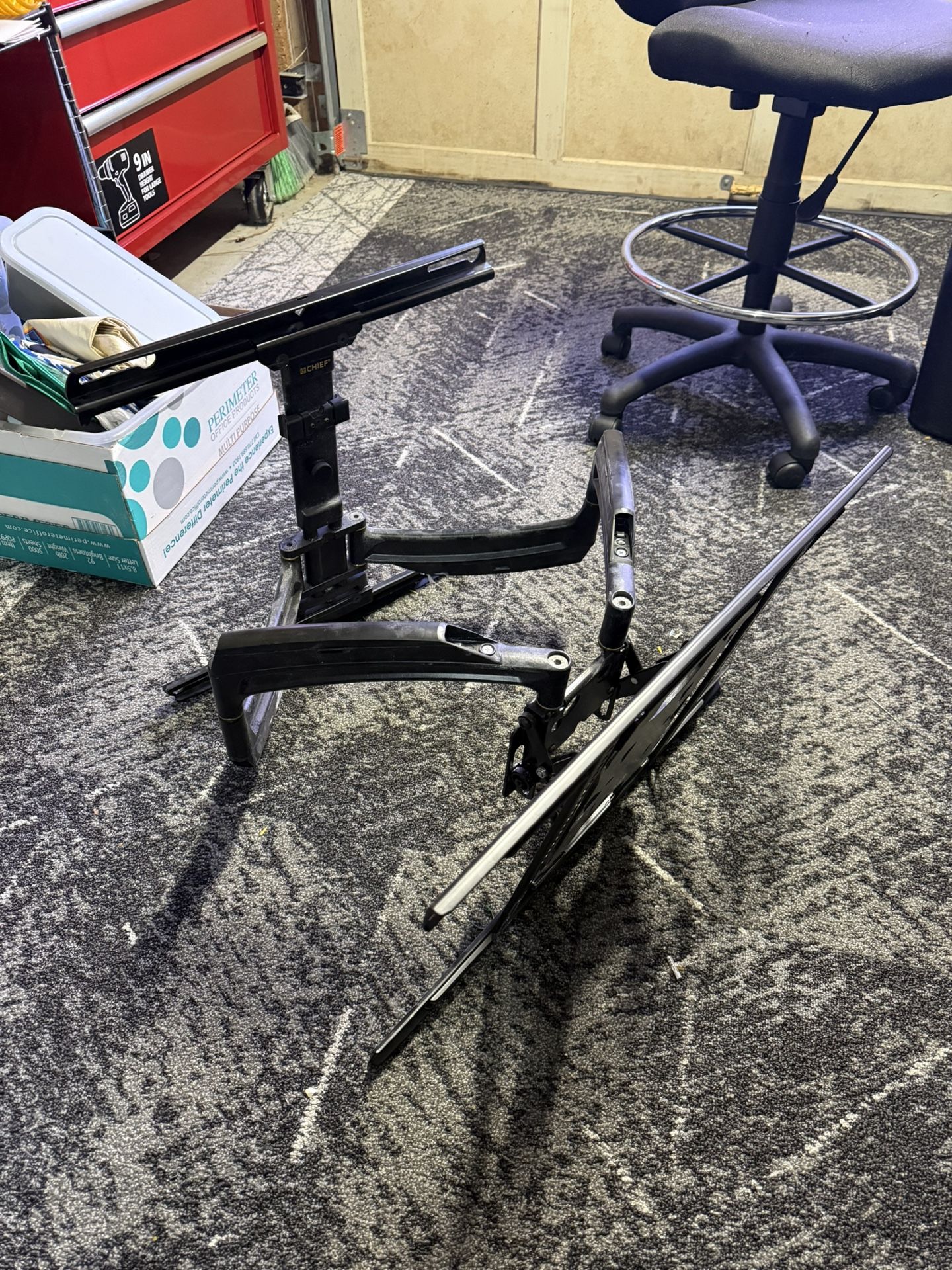 CHIEF TV Mount