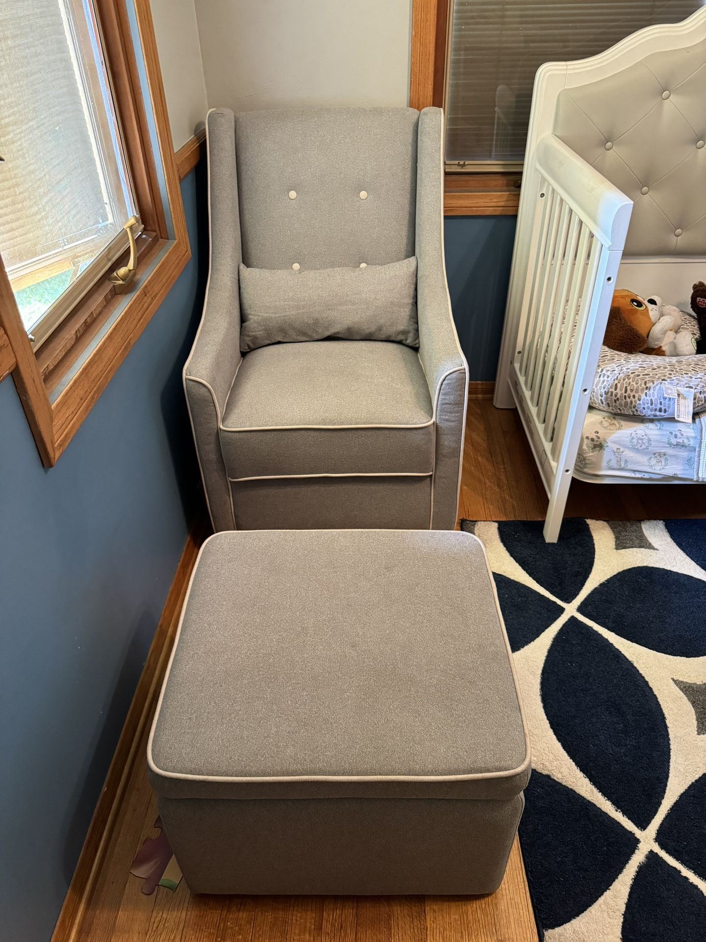 DaVinci Owen Glider and Storage Ottoman in Dark Grey