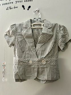 Nice dressy shirt w matching shirts
