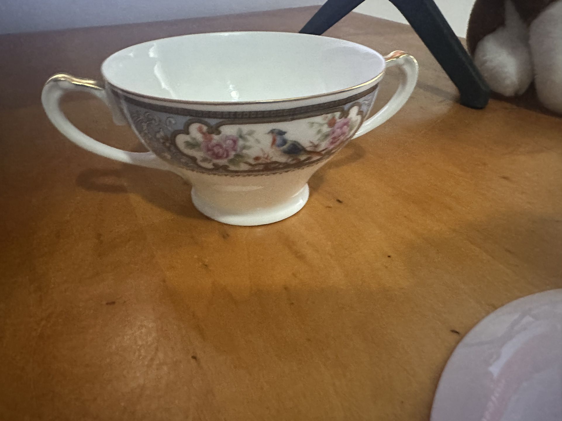 Royal Hutschenreuther Teacup And Saucer 