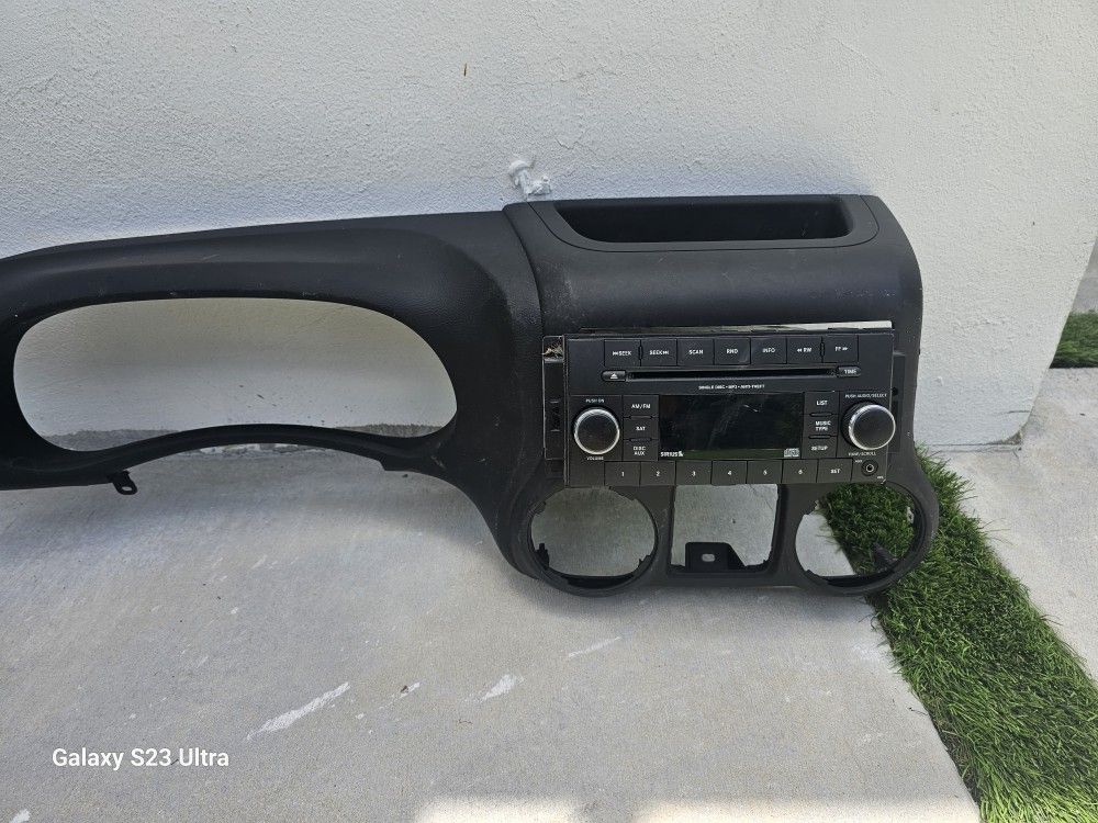 Jeep Wrangler Rubicon OEM Stereo