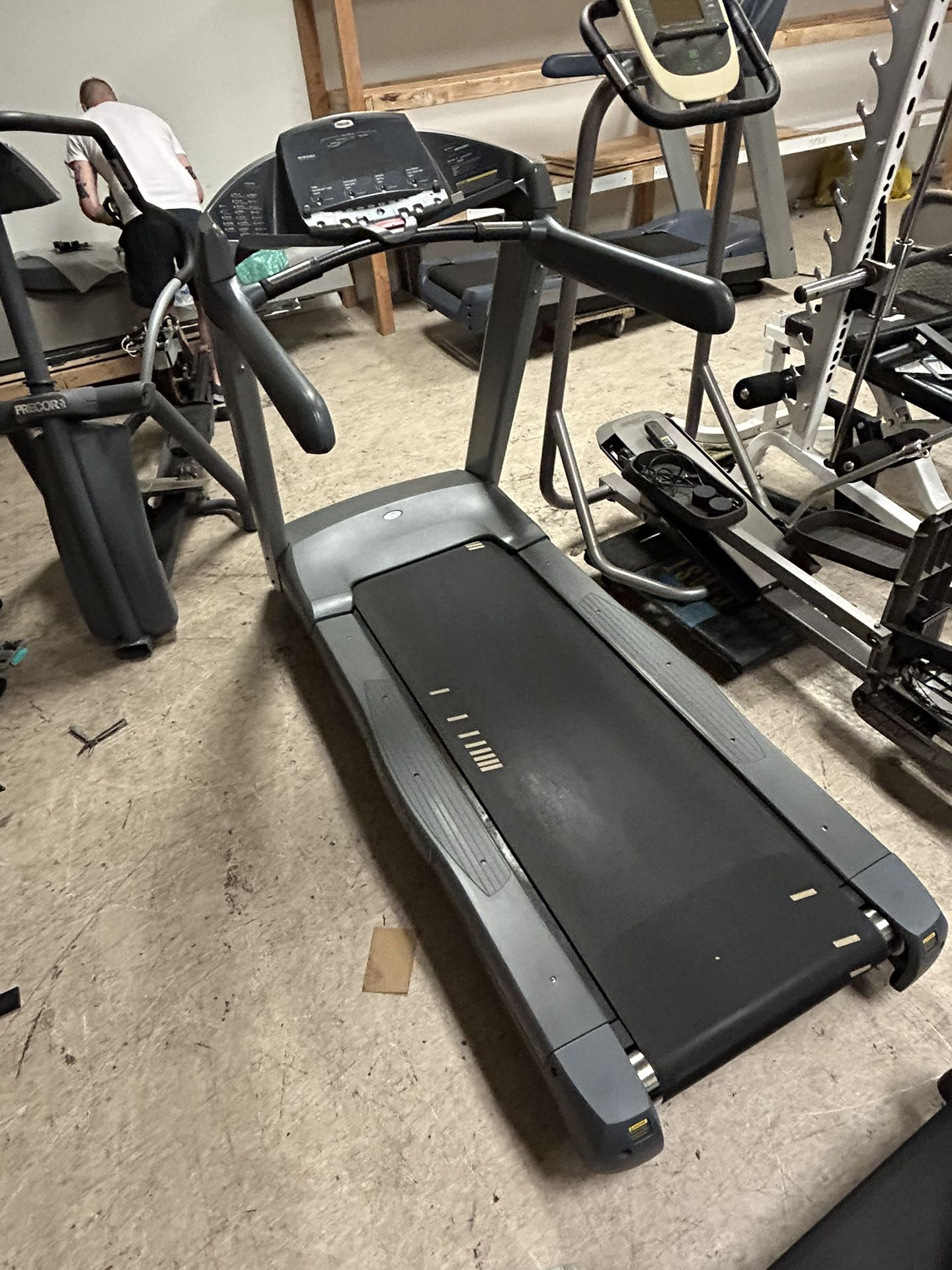 Precor C956i Treadmill