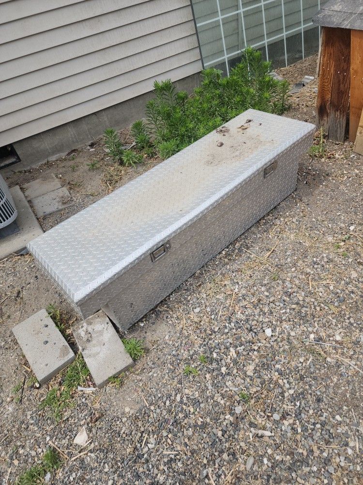 Pickup Truck Tool Box, 70" On Top, 60" On Bottom, 21" Wide