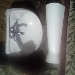 Pedestal Sink/ Faucet&PopupAssembly