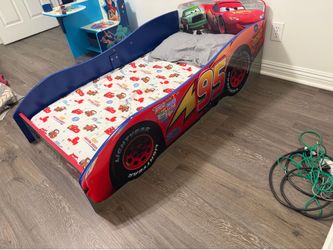 Toddler bed (USED) obo