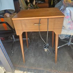Vintage Sewing Machine/  Table