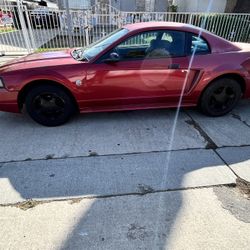 Ford Mustang 2004
