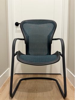 Herman Miller Aeron Classic Guest Chair | Like New | Rare Emerald