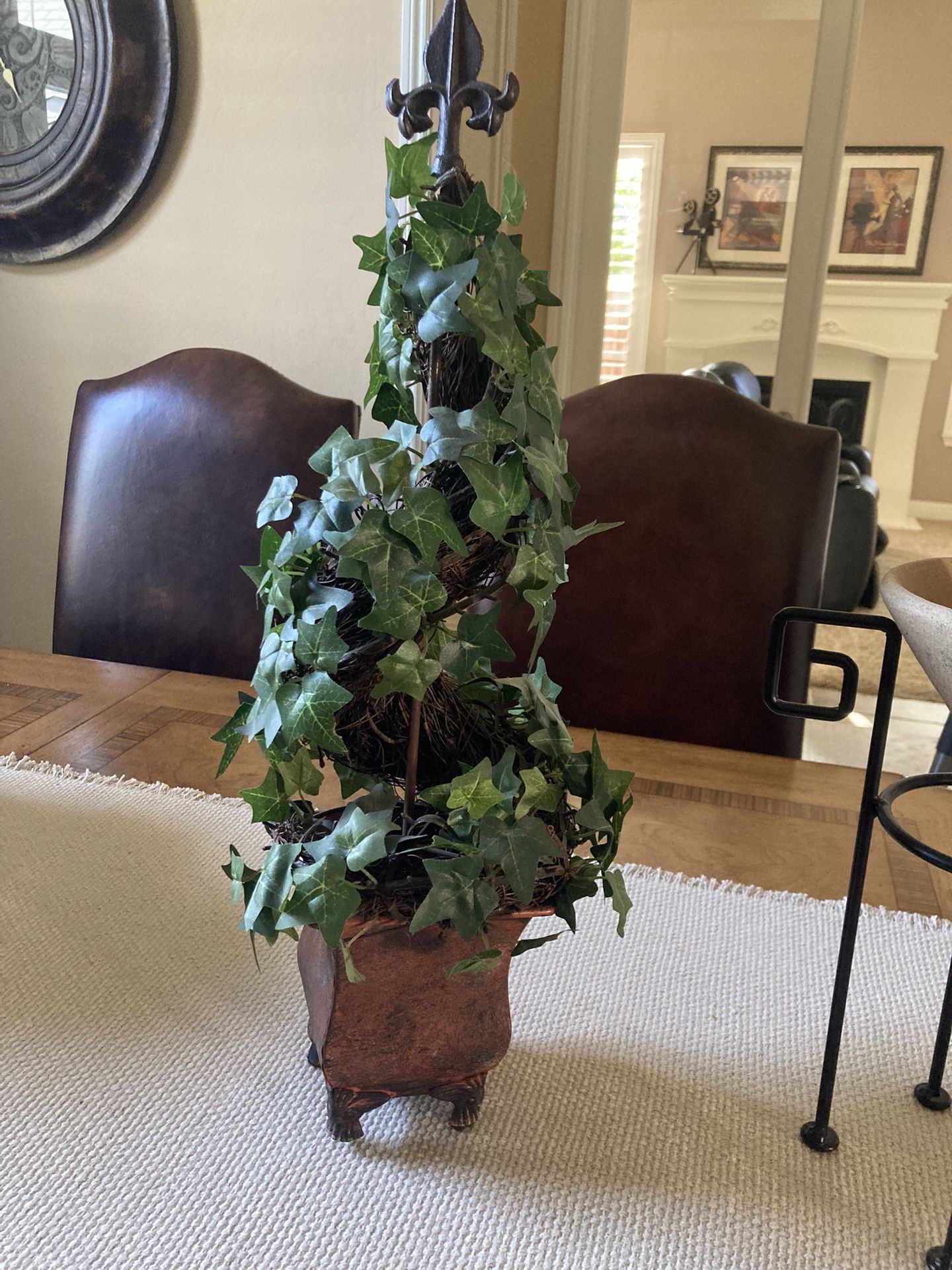 Spiral topiary