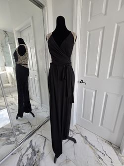 Size 4 Xscape Jumpsuit black/ gold