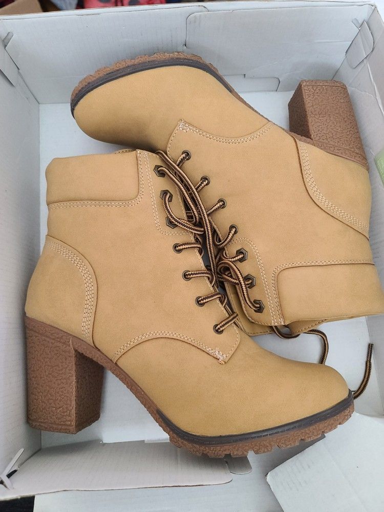 BONGO Size 10 Wheat Boot Heels