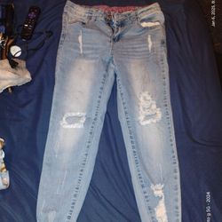 skinny light blue jeans 