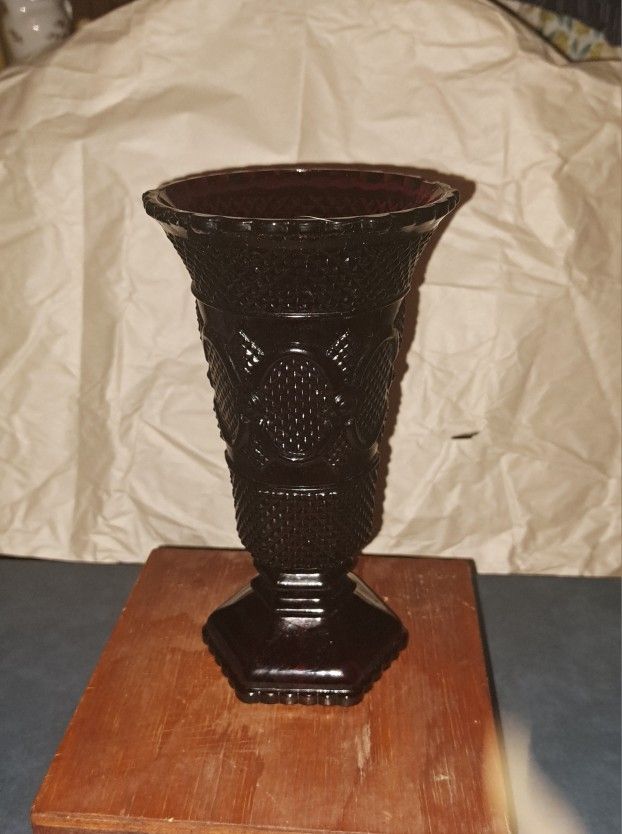 Beautiful Ruby, Red Cape Cod glass vase. Avon