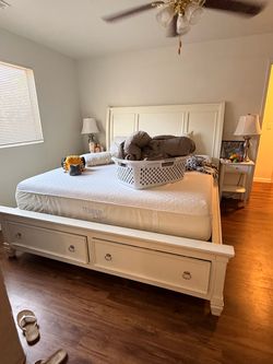 King bedframe