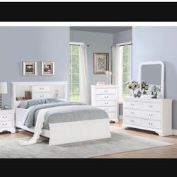 4- Pc Bedroom set Dresser,Mirror  Nightstand (1) Queen size bed frame  Not including Mattress and Box Sp