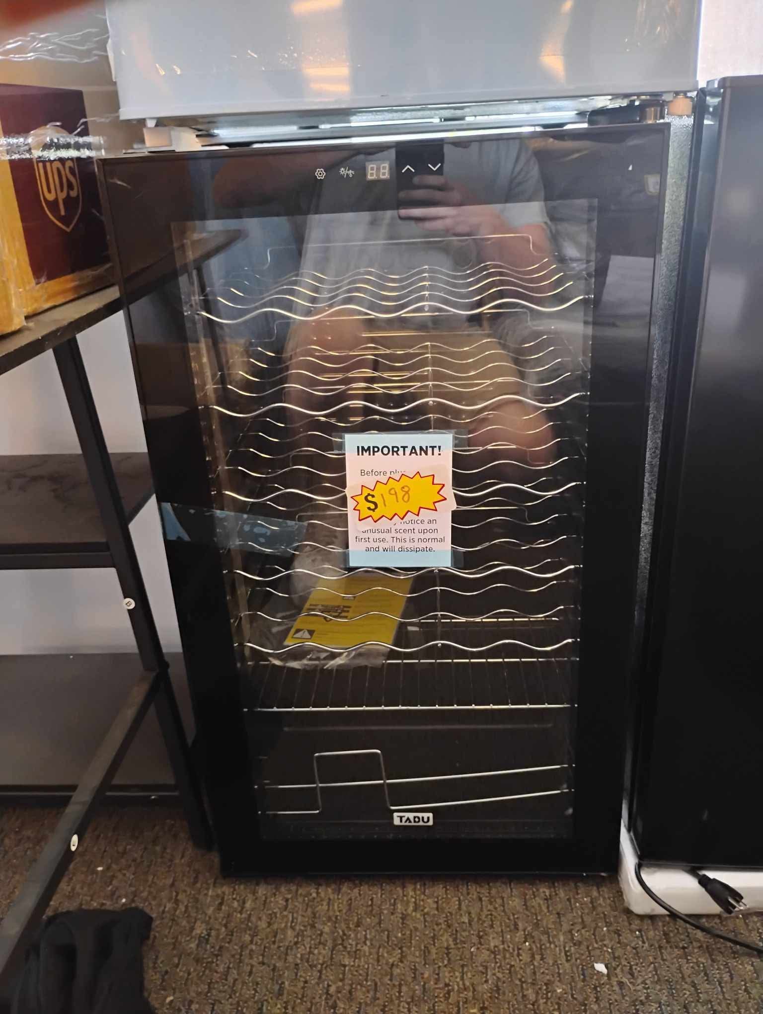 34 Bottle Wine Fridge, 3.0 Cu.Ft Compressor Wine Cooler Refrigerator with 41f-64f Digital Temperature Control, Free Standing Under Counter Wine Cellar