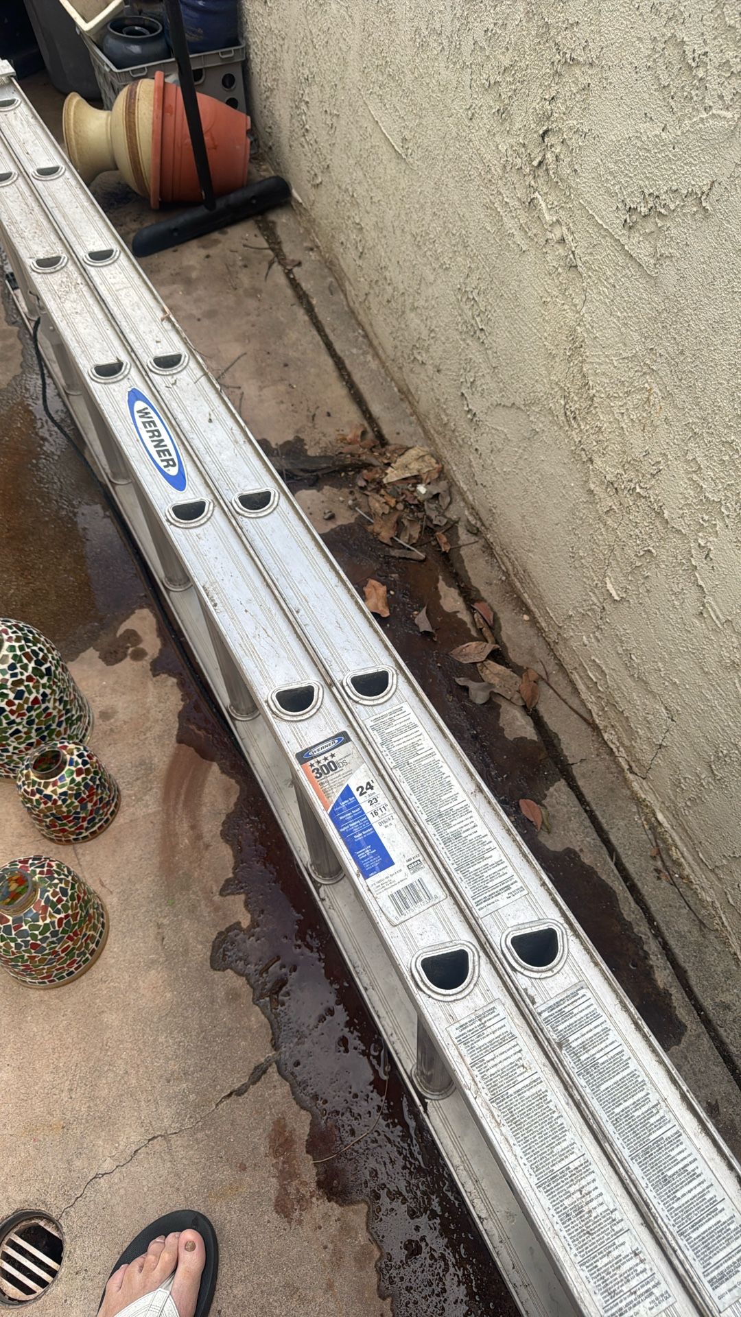 24ft Ladder -300 Lbs Extra Heavy Duty 