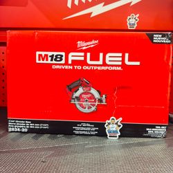 Milwaukee M18 FUEL 18V Lithium-Ion Brushless Cordless 7-1/4 in. Circular Saw (Tool-Only)