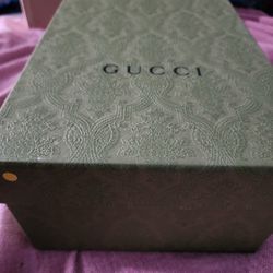 Authentic    Gucci Sandals (Brand new)
