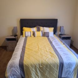Very Nice Like New Queen Bed Set