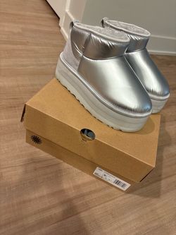 Silver Platform Uggs Size 5