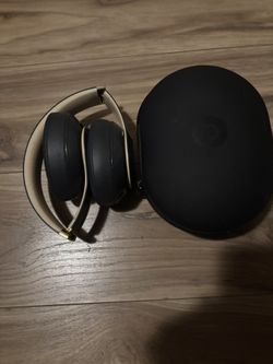 Beats Studio3 Wireless Over-Ear Noise Cancelling Headphones - The Beats Skyline Collection - Shadow Gray