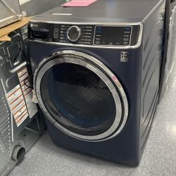 New Scratch And Dent GE Front Load Washer. 1 Year Manufacturer Warranty 