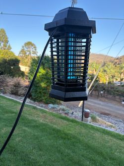 Bug zapper works excellent