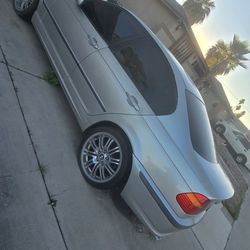 2002 BMW 325i