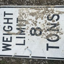 Weight Limit Road Sign 