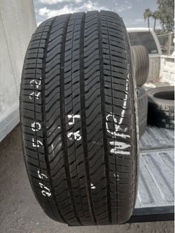275/50/22 BRIDGESTONE 95% tires