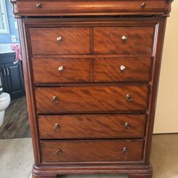 Matching Bedroom Set 